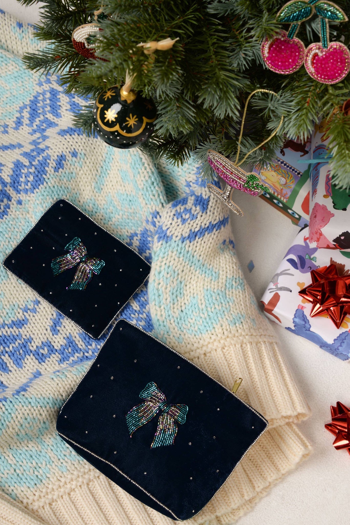 Blue velvet small pouch