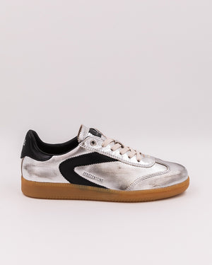 0-105 Nova Silver Black trainer