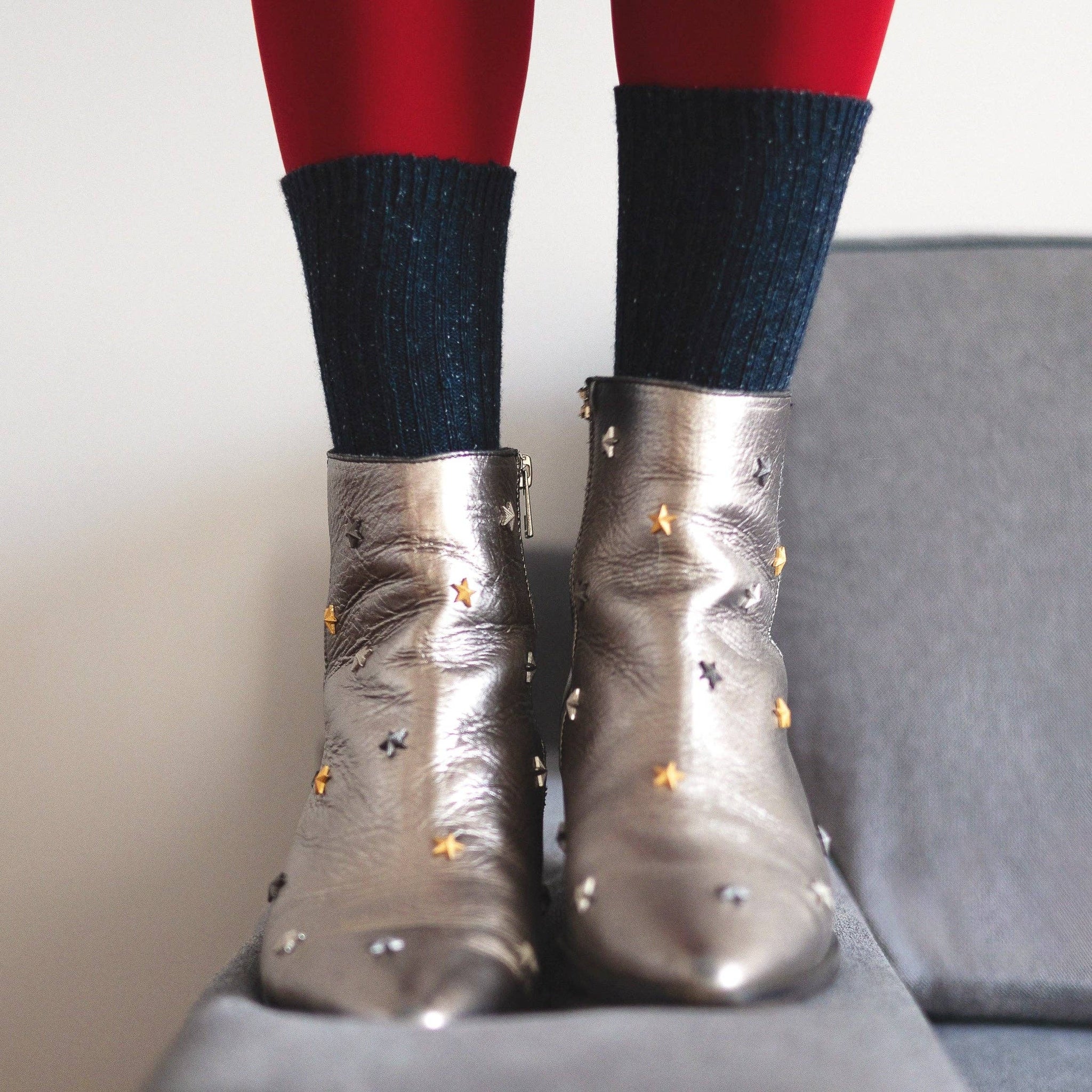KLUE Navy wool and silk socks