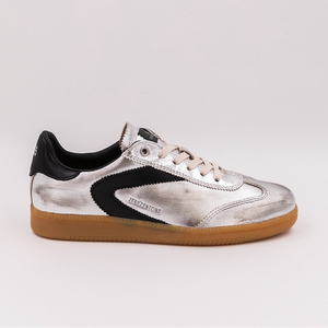 0-105 Nova Silver Black trainer