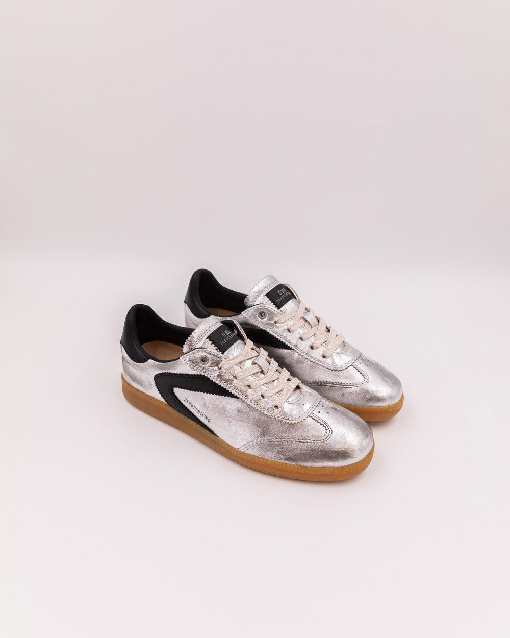 0-105 Nova Silver Black trainer