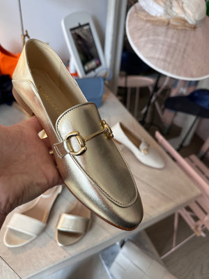 Annie Soft gold loafer