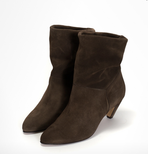 Anonymous Copenhagen Jassi 50 Brown slouch boot