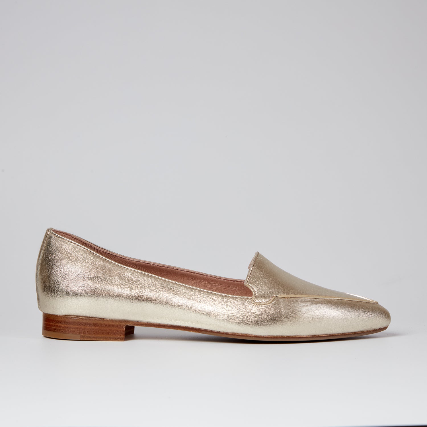 Jasmine pointy gold flats