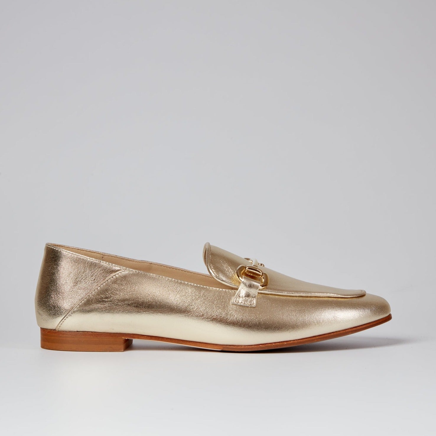 Annie Soft gold loafer