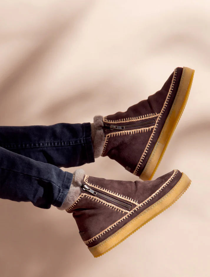 Laidback London Setsu Brown suede