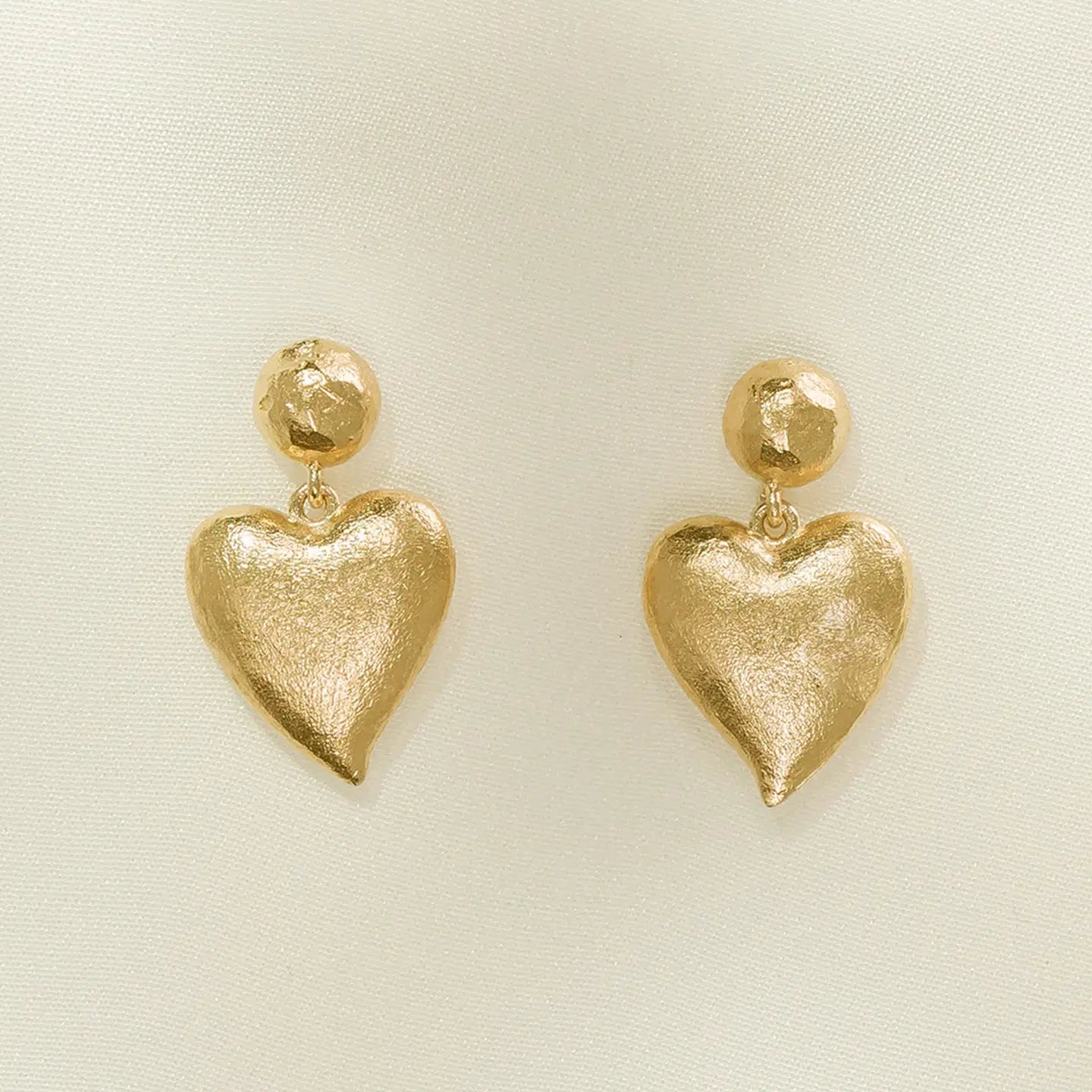 Agapé Alma Heart earrings