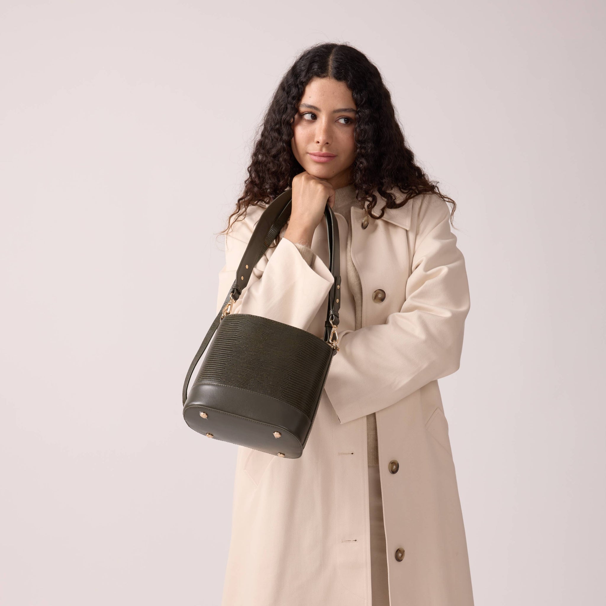 bucket bag model