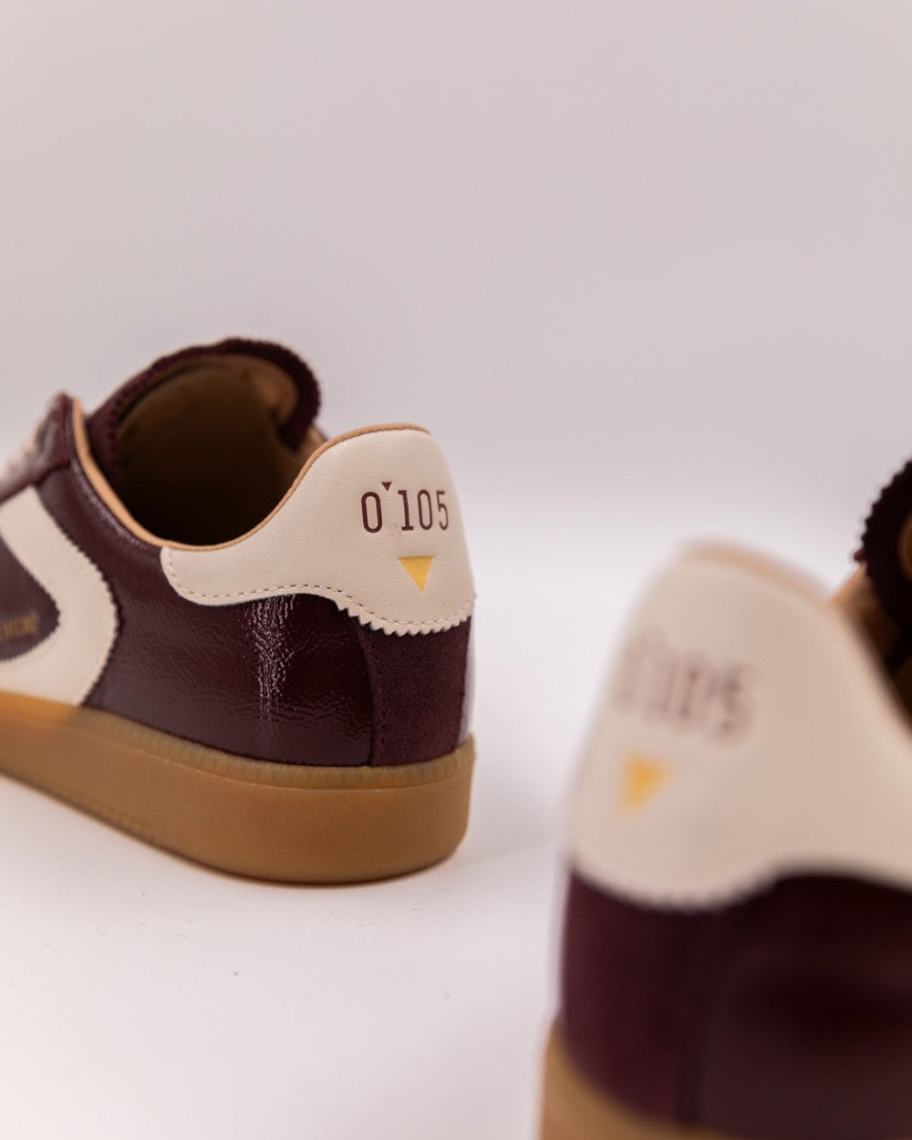 0-105 Nova wine suede sneaker
