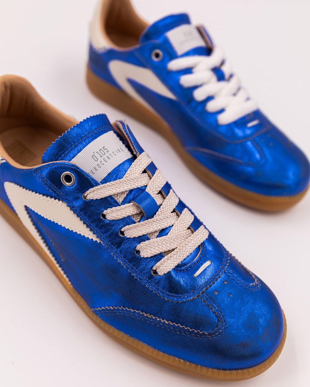0-105 Nova Blue Metallic sneaker