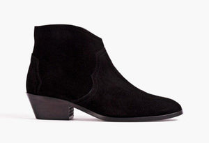 Made with the beautiful double stitching detailing the Fiona black suede Cowboy ankle boots with pointed toe from Anonymous Copenhagen, are one of this seasons must-have boots. This classic style is made from the finest Italian calf leather and has an extremely comfortable insole. Shop at Made The Edit today.  